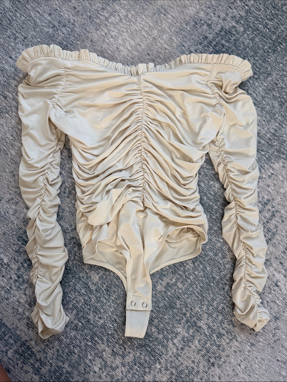 Express Cream Ruched Off-Shoulder Long Sleeve Bodysuit